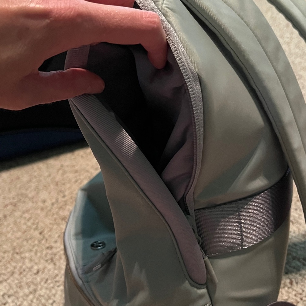Lululemon City Adventurer Backpack - Picture 7 of 11